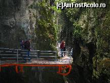 [P05] Cand ne intersectam cu alti turisti trebuia sa ne lipim de stanca, pentru a putea trece cu totii » foto by lizuk
 - 
<span class="allrVoted glyphicon glyphicon-heart hidden" id="av76572"></span>
<a class="m-l-10 hidden" id="sv76572" onclick="voting_Foto_DelVot(,76572,5810)" role="button">șterge vot <span class="glyphicon glyphicon-remove"></span></a>
<a id="v976572" class=" c-red"  onclick="voting_Foto_SetVot(76572)" role="button"><span class="glyphicon glyphicon-heart-empty"></span> <b>LIKE</b> = Votează poza</a> <img class="hidden"  id="f76572W9" src="/imagini/loader.gif" border="0" /><span class="AjErrMes hidden" id="e76572ErM"></span>