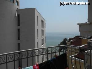 [P03] balcon cu vedere partiala la mare, camera 513 » foto by fluturash4
 - 
<span class="allrVoted glyphicon glyphicon-heart hidden" id="av641575"></span>
<a class="m-l-10 hidden" id="sv641575" onclick="voting_Foto_DelVot(,641575,5813)" role="button">șterge vot <span class="glyphicon glyphicon-remove"></span></a>
<a id="v9641575" class=" c-red"  onclick="voting_Foto_SetVot(641575)" role="button"><span class="glyphicon glyphicon-heart-empty"></span> <b>LIKE</b> = Votează poza</a> <img class="hidden"  id="f641575W9" src="/imagini/loader.gif" border="0" /><span class="AjErrMes hidden" id="e641575ErM"></span>