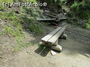 [P23] Dacă obosim, ne putem odihni puțin pe băncuță, iar dacă ne e sete, izvorul rece și bun ne va potoli setea » foto by crismis
 - 
<span class="allrVoted glyphicon glyphicon-heart hidden" id="av795698"></span>
<a class="m-l-10 hidden" id="sv795698" onclick="voting_Foto_DelVot(,795698,5815)" role="button">șterge vot <span class="glyphicon glyphicon-remove"></span></a>
<a id="v9795698" class=" c-red"  onclick="voting_Foto_SetVot(795698)" role="button"><span class="glyphicon glyphicon-heart-empty"></span> <b>LIKE</b> = Votează poza</a> <img class="hidden"  id="f795698W9" src="/imagini/loader.gif" border="0" /><span class="AjErrMes hidden" id="e795698ErM"></span>