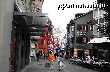 [P11] O strada din Zurich. Atitea steaguri nu am mai vazut in nici o alta tara din Europa. » foto by vioricapetrescu*
 - 
<span class="allrVoted glyphicon glyphicon-heart hidden" id="av157094"></span>
<a class="m-l-10 hidden" id="sv157094" onclick="voting_Foto_DelVot(,157094,5826)" role="button">șterge vot <span class="glyphicon glyphicon-remove"></span></a>
<a id="v9157094" class=" c-red"  onclick="voting_Foto_SetVot(157094)" role="button"><span class="glyphicon glyphicon-heart-empty"></span> <b>LIKE</b> = Votează poza</a> <img class="hidden"  id="f157094W9" src="/imagini/loader.gif" border="0" /><span class="AjErrMes hidden" id="e157094ErM"></span>
