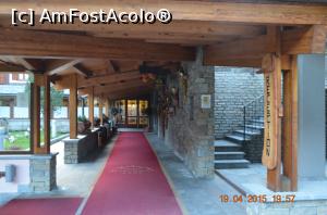 [P04] o altă intrare în hotel » foto by bucşa ioan*
 - 
<span class="allrVoted glyphicon glyphicon-heart hidden" id="av915599"></span>
<a class="m-l-10 hidden" id="sv915599" onclick="voting_Foto_DelVot(,915599,5826)" role="button">șterge vot <span class="glyphicon glyphicon-remove"></span></a>
<a id="v9915599" class=" c-red"  onclick="voting_Foto_SetVot(915599)" role="button"><span class="glyphicon glyphicon-heart-empty"></span> <b>LIKE</b> = Votează poza</a> <img class="hidden"  id="f915599W9" src="/imagini/loader.gif" border="0" /><span class="AjErrMes hidden" id="e915599ErM"></span>