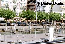 [P15] Brunnen, in fundal restaurantul unde am mincat de citeva ori. personalul intreg era de nationalitate sirba » foto by dandana
 - 
<span class="allrVoted glyphicon glyphicon-heart hidden" id="av161388"></span>
<a class="m-l-10 hidden" id="sv161388" onclick="voting_Foto_DelVot(,161388,5826)" role="button">șterge vot <span class="glyphicon glyphicon-remove"></span></a>
<a id="v9161388" class=" c-red"  onclick="voting_Foto_SetVot(161388)" role="button"><span class="glyphicon glyphicon-heart-empty"></span> <b>LIKE</b> = Votează poza</a> <img class="hidden"  id="f161388W9" src="/imagini/loader.gif" border="0" /><span class="AjErrMes hidden" id="e161388ErM"></span>