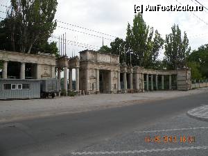 [P06] Vechiul stadion national din Chisinau-in paragina » foto by mirmicu
 - 
<span class="allrVoted glyphicon glyphicon-heart hidden" id="av401519"></span>
<a class="m-l-10 hidden" id="sv401519" onclick="voting_Foto_DelVot(,401519,5834)" role="button">șterge vot <span class="glyphicon glyphicon-remove"></span></a>
<a id="v9401519" class=" c-red"  onclick="voting_Foto_SetVot(401519)" role="button"><span class="glyphicon glyphicon-heart-empty"></span> <b>LIKE</b> = Votează poza</a> <img class="hidden"  id="f401519W9" src="/imagini/loader.gif" border="0" /><span class="AjErrMes hidden" id="e401519ErM"></span>
