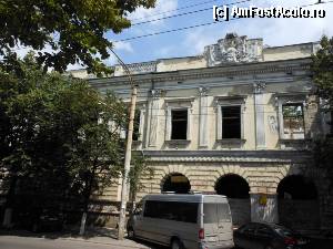[P22] Chisinau - Cladire de patrimoniu national pe Strada Bucuresti.  » foto by iulianic
 - 
<span class="allrVoted glyphicon glyphicon-heart hidden" id="av355125"></span>
<a class="m-l-10 hidden" id="sv355125" onclick="voting_Foto_DelVot(,355125,5834)" role="button">șterge vot <span class="glyphicon glyphicon-remove"></span></a>
<a id="v9355125" class=" c-red"  onclick="voting_Foto_SetVot(355125)" role="button"><span class="glyphicon glyphicon-heart-empty"></span> <b>LIKE</b> = Votează poza</a> <img class="hidden"  id="f355125W9" src="/imagini/loader.gif" border="0" /><span class="AjErrMes hidden" id="e355125ErM"></span>