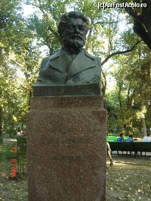 [P21] Ion Creaanga, Parcul Scriitorilor, Chisinau » foto by crismis
 - 
<span class="allrVoted glyphicon glyphicon-heart hidden" id="av544919"></span>
<a class="m-l-10 hidden" id="sv544919" onclick="voting_Foto_DelVot(,544919,5834)" role="button">șterge vot <span class="glyphicon glyphicon-remove"></span></a>
<a id="v9544919" class=" c-red"  onclick="voting_Foto_SetVot(544919)" role="button"><span class="glyphicon glyphicon-heart-empty"></span> <b>LIKE</b> = Votează poza</a> <img class="hidden"  id="f544919W9" src="/imagini/loader.gif" border="0" /><span class="AjErrMes hidden" id="e544919ErM"></span>