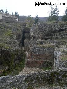 [P25] Geoagiu Bai - printre ramasitele complexului roman. » foto by presario
 - 
<span class="allrVoted glyphicon glyphicon-heart hidden" id="av77569"></span>
<a class="m-l-10 hidden" id="sv77569" onclick="voting_Foto_DelVot(,77569,5840)" role="button">șterge vot <span class="glyphicon glyphicon-remove"></span></a>
<a id="v977569" class=" c-red"  onclick="voting_Foto_SetVot(77569)" role="button"><span class="glyphicon glyphicon-heart-empty"></span> <b>LIKE</b> = Votează poza</a> <img class="hidden"  id="f77569W9" src="/imagini/loader.gif" border="0" /><span class="AjErrMes hidden" id="e77569ErM"></span>