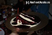 [P23] Un tort delicios, specialitate a restaurantului Antique » foto by Costi
 - 
<span class="allrVoted glyphicon glyphicon-heart hidden" id="av79290"></span>
<a class="m-l-10 hidden" id="sv79290" onclick="voting_Foto_DelVot(,79290,5846)" role="button">șterge vot <span class="glyphicon glyphicon-remove"></span></a>
<a id="v979290" class=" c-red"  onclick="voting_Foto_SetVot(79290)" role="button"><span class="glyphicon glyphicon-heart-empty"></span> <b>LIKE</b> = Votează poza</a> <img class="hidden"  id="f79290W9" src="/imagini/loader.gif" border="0" /><span class="AjErrMes hidden" id="e79290ErM"></span>