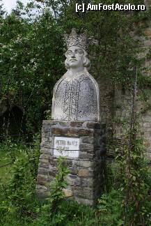 [P36] Bustul lui Petru Rareş, dn curtea mănăstirii Moldoviţa » foto by Costi
 - 
<span class="allrVoted glyphicon glyphicon-heart hidden" id="av79303"></span>
<a class="m-l-10 hidden" id="sv79303" onclick="voting_Foto_DelVot(,79303,5846)" role="button">șterge vot <span class="glyphicon glyphicon-remove"></span></a>
<a id="v979303" class=" c-red"  onclick="voting_Foto_SetVot(79303)" role="button"><span class="glyphicon glyphicon-heart-empty"></span> <b>LIKE</b> = Votează poza</a> <img class="hidden"  id="f79303W9" src="/imagini/loader.gif" border="0" /><span class="AjErrMes hidden" id="e79303ErM"></span>