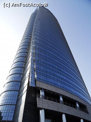 [P30] sus, sus de tot, Milano ,,Uni Credit' tower » foto by simon_niculae
 - 
<span class="allrVoted glyphicon glyphicon-heart hidden" id="av845375"></span>
<a class="m-l-10 hidden" id="sv845375" onclick="voting_Foto_DelVot(,845375,5852)" role="button">șterge vot <span class="glyphicon glyphicon-remove"></span></a>
<a id="v9845375" class=" c-red"  onclick="voting_Foto_SetVot(845375)" role="button"><span class="glyphicon glyphicon-heart-empty"></span> <b>LIKE</b> = Votează poza</a> <img class="hidden"  id="f845375W9" src="/imagini/loader.gif" border="0" /><span class="AjErrMes hidden" id="e845375ErM"></span>