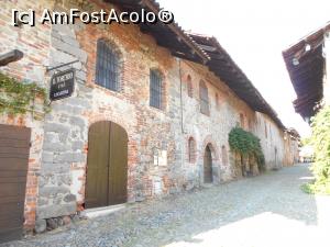 [P13] Ricetto di Candelo - Castelul din Candelo - desi par toate la fel, casele se disting una de alta.  » foto by Diaura*
 - 
<span class="allrVoted glyphicon glyphicon-heart hidden" id="av1057534"></span>
<a class="m-l-10 hidden" id="sv1057534" onclick="voting_Foto_DelVot(,1057534,5852)" role="button">șterge vot <span class="glyphicon glyphicon-remove"></span></a>
<a id="v91057534" class=" c-red"  onclick="voting_Foto_SetVot(1057534)" role="button"><span class="glyphicon glyphicon-heart-empty"></span> <b>LIKE</b> = Votează poza</a> <img class="hidden"  id="f1057534W9" src="/imagini/loader.gif" border="0" /><span class="AjErrMes hidden" id="e1057534ErM"></span>
