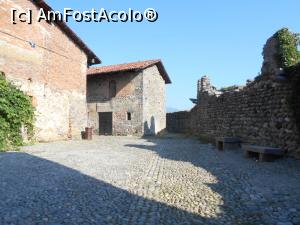 [P14] Ricetto di Candelo - Castelul din Candelo - zidul din dreapta este zidul exterior al castelului.  » foto by Diaura*
 - 
<span class="allrVoted glyphicon glyphicon-heart hidden" id="av1057535"></span>
<a class="m-l-10 hidden" id="sv1057535" onclick="voting_Foto_DelVot(,1057535,5852)" role="button">șterge vot <span class="glyphicon glyphicon-remove"></span></a>
<a id="v91057535" class=" c-red"  onclick="voting_Foto_SetVot(1057535)" role="button"><span class="glyphicon glyphicon-heart-empty"></span> <b>LIKE</b> = Votează poza</a> <img class="hidden"  id="f1057535W9" src="/imagini/loader.gif" border="0" /><span class="AjErrMes hidden" id="e1057535ErM"></span>