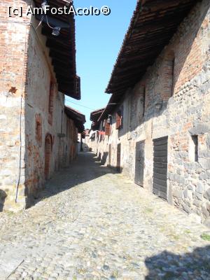 [P15] Ricetto di Candelo - Castelul din Candelo - foste magazii si camere de locuit medievale.  » foto by Diaura*
 - 
<span class="allrVoted glyphicon glyphicon-heart hidden" id="av1057536"></span>
<a class="m-l-10 hidden" id="sv1057536" onclick="voting_Foto_DelVot(,1057536,5852)" role="button">șterge vot <span class="glyphicon glyphicon-remove"></span></a>
<a id="v91057536" class=" c-red"  onclick="voting_Foto_SetVot(1057536)" role="button"><span class="glyphicon glyphicon-heart-empty"></span> <b>LIKE</b> = Votează poza</a> <img class="hidden"  id="f1057536W9" src="/imagini/loader.gif" border="0" /><span class="AjErrMes hidden" id="e1057536ErM"></span>