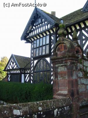 [P28] Partea din fata a conacului Speke Hall » foto by Radu Tudoran
 - 
<span class="allrVoted glyphicon glyphicon-heart hidden" id="av862890"></span>
<a class="m-l-10 hidden" id="sv862890" onclick="voting_Foto_DelVot(,862890,5858)" role="button">șterge vot <span class="glyphicon glyphicon-remove"></span></a>
<a id="v9862890" class=" c-red"  onclick="voting_Foto_SetVot(862890)" role="button"><span class="glyphicon glyphicon-heart-empty"></span> <b>LIKE</b> = Votează poza</a> <img class="hidden"  id="f862890W9" src="/imagini/loader.gif" border="0" /><span class="AjErrMes hidden" id="e862890ErM"></span>