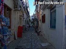 [P07] Straduta foarte ingusta din orasul Skiathos dar totusi populata cu magazine » foto by dannek
 - 
<span class="allrVoted glyphicon glyphicon-heart hidden" id="av78673"></span>
<a class="m-l-10 hidden" id="sv78673" onclick="voting_Foto_DelVot(,78673,5871)" role="button">șterge vot <span class="glyphicon glyphicon-remove"></span></a>
<a id="v978673" class=" c-red"  onclick="voting_Foto_SetVot(78673)" role="button"><span class="glyphicon glyphicon-heart-empty"></span> <b>LIKE</b> = Votează poza</a> <img class="hidden"  id="f78673W9" src="/imagini/loader.gif" border="0" /><span class="AjErrMes hidden" id="e78673ErM"></span>