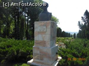[P31] Vaslui - Parcul Copou, bustul lui Vasile Alecsandri.  » foto by iulianic
 - 
<span class="allrVoted glyphicon glyphicon-heart hidden" id="av749562"></span>
<a class="m-l-10 hidden" id="sv749562" onclick="voting_Foto_DelVot(,749562,5873)" role="button">șterge vot <span class="glyphicon glyphicon-remove"></span></a>
<a id="v9749562" class=" c-red"  onclick="voting_Foto_SetVot(749562)" role="button"><span class="glyphicon glyphicon-heart-empty"></span> <b>LIKE</b> = Votează poza</a> <img class="hidden"  id="f749562W9" src="/imagini/loader.gif" border="0" /><span class="AjErrMes hidden" id="e749562ErM"></span>
