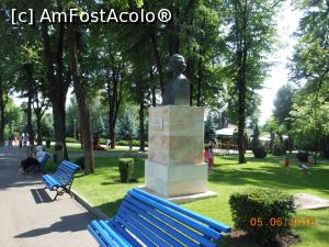[P33] Vaslui - Parcul Copou, bustul lui Mihai Eminescu.  » foto by iulianic
 - 
<span class="allrVoted glyphicon glyphicon-heart hidden" id="av749564"></span>
<a class="m-l-10 hidden" id="sv749564" onclick="voting_Foto_DelVot(,749564,5873)" role="button">șterge vot <span class="glyphicon glyphicon-remove"></span></a>
<a id="v9749564" class=" c-red"  onclick="voting_Foto_SetVot(749564)" role="button"><span class="glyphicon glyphicon-heart-empty"></span> <b>LIKE</b> = Votează poza</a> <img class="hidden"  id="f749564W9" src="/imagini/loader.gif" border="0" /><span class="AjErrMes hidden" id="e749564ErM"></span>