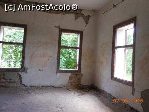 [P20] Solești - Conacul Rosetti-Solescu, astăzi o ruină.  » foto by iulianic
 - 
<span class="allrVoted glyphicon glyphicon-heart hidden" id="av751501"></span>
<a class="m-l-10 hidden" id="sv751501" onclick="voting_Foto_DelVot(,751501,5873)" role="button">șterge vot <span class="glyphicon glyphicon-remove"></span></a>
<a id="v9751501" class=" c-red"  onclick="voting_Foto_SetVot(751501)" role="button"><span class="glyphicon glyphicon-heart-empty"></span> <b>LIKE</b> = Votează poza</a> <img class="hidden"  id="f751501W9" src="/imagini/loader.gif" border="0" /><span class="AjErrMes hidden" id="e751501ErM"></span>