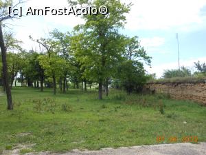 [P03] Solești - Conacul Rosetti-Solescu, zidul de incintă păstrat parțial.  » foto by iulianic
 - 
<span class="allrVoted glyphicon glyphicon-heart hidden" id="av751484"></span>
<a class="m-l-10 hidden" id="sv751484" onclick="voting_Foto_DelVot(,751484,5873)" role="button">șterge vot <span class="glyphicon glyphicon-remove"></span></a>
<a id="v9751484" class=" c-red"  onclick="voting_Foto_SetVot(751484)" role="button"><span class="glyphicon glyphicon-heart-empty"></span> <b>LIKE</b> = Votează poza</a> <img class="hidden"  id="f751484W9" src="/imagini/loader.gif" border="0" /><span class="AjErrMes hidden" id="e751484ErM"></span>