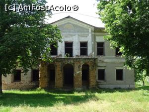 [P01] Conacul familiei Rosetti din Solești, Vaslui. » foto by tata123 🔱
 - 
<span class="allrVoted glyphicon glyphicon-heart hidden" id="av1244127"></span>
<a class="m-l-10 hidden" id="sv1244127" onclick="voting_Foto_DelVot(,1244127,5873)" role="button">șterge vot <span class="glyphicon glyphicon-remove"></span></a>
<a id="v91244127" class=" c-red"  onclick="voting_Foto_SetVot(1244127)" role="button"><span class="glyphicon glyphicon-heart-empty"></span> <b>LIKE</b> = Votează poza</a> <img class="hidden"  id="f1244127W9" src="/imagini/loader.gif" border="0" /><span class="AjErrMes hidden" id="e1244127ErM"></span>