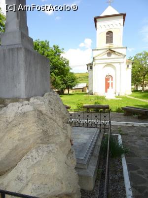 [P13] Biserica și mormântul Elenei Cuza. » foto by tata123 🔱
 - 
<span class="allrVoted glyphicon glyphicon-heart hidden" id="av1244139"></span>
<a class="m-l-10 hidden" id="sv1244139" onclick="voting_Foto_DelVot(,1244139,5873)" role="button">șterge vot <span class="glyphicon glyphicon-remove"></span></a>
<a id="v91244139" class=" c-red"  onclick="voting_Foto_SetVot(1244139)" role="button"><span class="glyphicon glyphicon-heart-empty"></span> <b>LIKE</b> = Votează poza</a> <img class="hidden"  id="f1244139W9" src="/imagini/loader.gif" border="0" /><span class="AjErrMes hidden" id="e1244139ErM"></span>