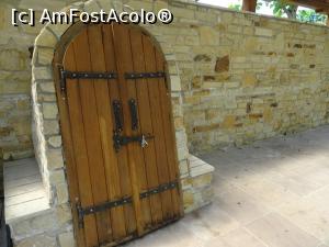 [P24] Intrare în pivnițele spațiilor comerciale. » foto by tata123 🔱
 - 
<span class="allrVoted glyphicon glyphicon-heart hidden" id="av1251945"></span>
<a class="m-l-10 hidden" id="sv1251945" onclick="voting_Foto_DelVot(,1251945,5873)" role="button">șterge vot <span class="glyphicon glyphicon-remove"></span></a>
<a id="v91251945" class=" c-red"  onclick="voting_Foto_SetVot(1251945)" role="button"><span class="glyphicon glyphicon-heart-empty"></span> <b>LIKE</b> = Votează poza</a> <img class="hidden"  id="f1251945W9" src="/imagini/loader.gif" border="0" /><span class="AjErrMes hidden" id="e1251945ErM"></span>