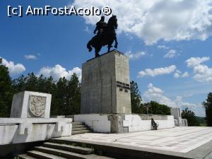 [P07] Statuia ecvestră (și starea monumentului). » foto by tata123 🔱
 - 
<span class="allrVoted glyphicon glyphicon-heart hidden" id="av1263301"></span>
<a class="m-l-10 hidden" id="sv1263301" onclick="voting_Foto_DelVot(,1263301,5873)" role="button">șterge vot <span class="glyphicon glyphicon-remove"></span></a>
<a id="v91263301" class=" c-red"  onclick="voting_Foto_SetVot(1263301)" role="button"><span class="glyphicon glyphicon-heart-empty"></span> <b>LIKE</b> = Votează poza</a> <img class="hidden"  id="f1263301W9" src="/imagini/loader.gif" border="0" /><span class="AjErrMes hidden" id="e1263301ErM"></span>