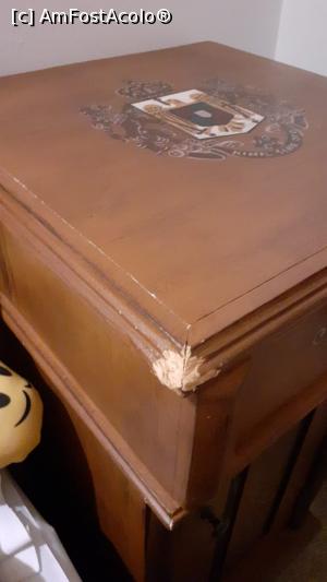 [P03] Mobilierul era foarte vechi si deteriorat in camera. » foto by MariaVS
 - 
<span class="allrVoted glyphicon glyphicon-heart hidden" id="av1248032"></span>
<a class="m-l-10 hidden" id="sv1248032" onclick="voting_Foto_DelVot(,1248032,5874)" role="button">șterge vot <span class="glyphicon glyphicon-remove"></span></a>
<a id="v91248032" class=" c-red"  onclick="voting_Foto_SetVot(1248032)" role="button"><span class="glyphicon glyphicon-heart-empty"></span> <b>LIKE</b> = Votează poza</a> <img class="hidden"  id="f1248032W9" src="/imagini/loader.gif" border="0" /><span class="AjErrMes hidden" id="e1248032ErM"></span>