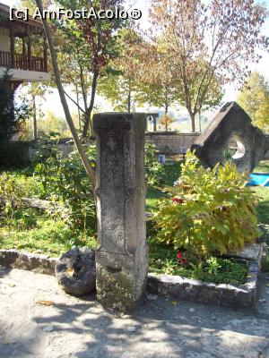 [P07] Marturii ale trecutului in curtea manastirii Dervent.  » foto by Floria
 - 
<span class="allrVoted glyphicon glyphicon-heart hidden" id="av942132"></span>
<a class="m-l-10 hidden" id="sv942132" onclick="voting_Foto_DelVot(,942132,5875)" role="button">șterge vot <span class="glyphicon glyphicon-remove"></span></a>
<a id="v9942132" class=" c-red"  onclick="voting_Foto_SetVot(942132)" role="button"><span class="glyphicon glyphicon-heart-empty"></span> <b>LIKE</b> = Votează poza</a> <img class="hidden"  id="f942132W9" src="/imagini/loader.gif" border="0" /><span class="AjErrMes hidden" id="e942132ErM"></span>