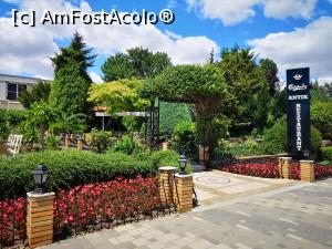 [P01] Antik Cafe Efendi; intrarea » foto by crismis
 - 
<span class="allrVoted glyphicon glyphicon-heart hidden" id="av1139922"></span>
<a class="m-l-10 hidden" id="sv1139922" onclick="voting_Foto_DelVot(,1139922,5877)" role="button">șterge vot <span class="glyphicon glyphicon-remove"></span></a>
<a id="v91139922" class=" c-red"  onclick="voting_Foto_SetVot(1139922)" role="button"><span class="glyphicon glyphicon-heart-empty"></span> <b>LIKE</b> = Votează poza</a> <img class="hidden"  id="f1139922W9" src="/imagini/loader.gif" border="0" /><span class="AjErrMes hidden" id="e1139922ErM"></span>