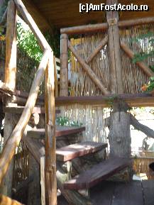 [P25] Restaurantul Insula - Scarile de acces la casuta din pom. » foto by Horia
 - 
<span class="allrVoted glyphicon glyphicon-heart hidden" id="av165187"></span>
<a class="m-l-10 hidden" id="sv165187" onclick="voting_Foto_DelVot(,165187,5877)" role="button">șterge vot <span class="glyphicon glyphicon-remove"></span></a>
<a id="v9165187" class=" c-red"  onclick="voting_Foto_SetVot(165187)" role="button"><span class="glyphicon glyphicon-heart-empty"></span> <b>LIKE</b> = Votează poza</a> <img class="hidden"  id="f165187W9" src="/imagini/loader.gif" border="0" /><span class="AjErrMes hidden" id="e165187ErM"></span>