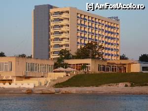 [P19] Hotelul, văzut de pe plajă » foto by Claudiu U.
 - 
<span class="allrVoted glyphicon glyphicon-heart hidden" id="av487595"></span>
<a class="m-l-10 hidden" id="sv487595" onclick="voting_Foto_DelVot(,487595,5878)" role="button">șterge vot <span class="glyphicon glyphicon-remove"></span></a>
<a id="v9487595" class=" c-red"  onclick="voting_Foto_SetVot(487595)" role="button"><span class="glyphicon glyphicon-heart-empty"></span> <b>LIKE</b> = Votează poza</a> <img class="hidden"  id="f487595W9" src="/imagini/loader.gif" border="0" /><span class="AjErrMes hidden" id="e487595ErM"></span>