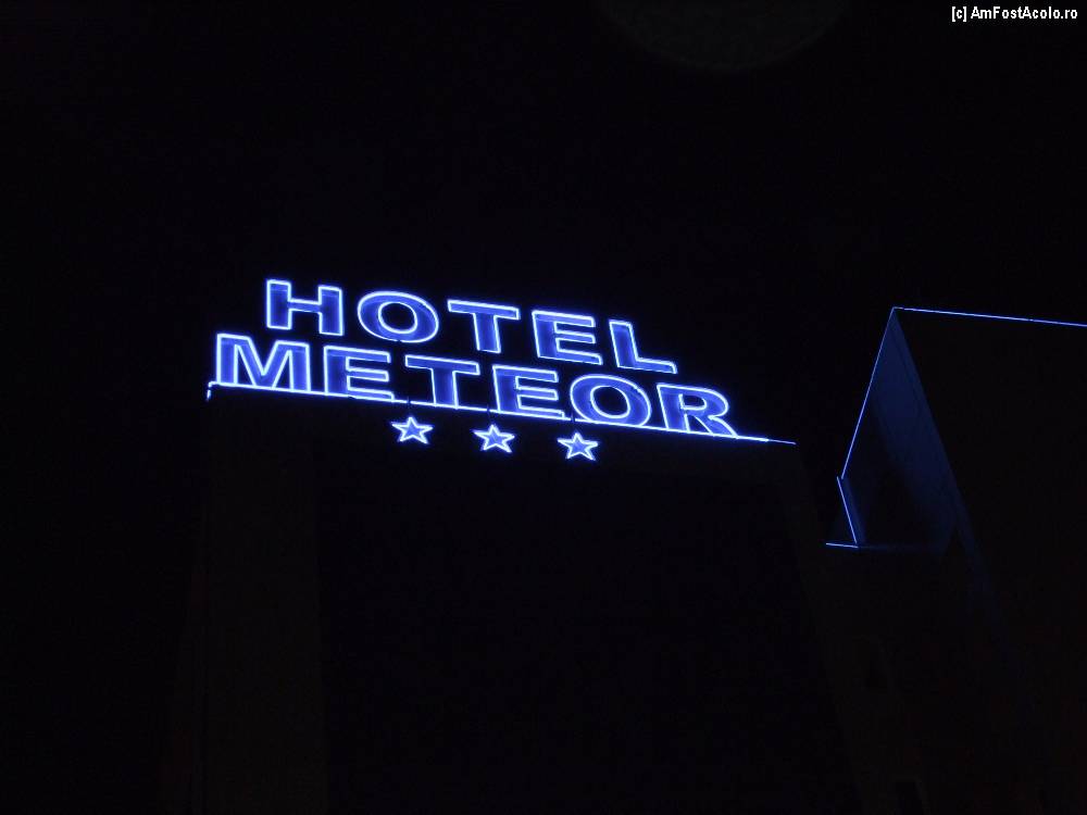 [P14] hotel de 3 stele! afara e vopsit gardul, inauntru (restaurant) leopardul!  » foto by bigu_2006_rapid
 - 
<span class="allrVoted glyphicon glyphicon-heart hidden" id="av359282"></span>
<a class="m-l-10 hidden" id="sv359282" onclick="voting_Foto_DelVot(,359282,5878)" role="button">șterge vot <span class="glyphicon glyphicon-remove"></span></a>
<a id="v9359282" class=" c-red"  onclick="voting_Foto_SetVot(359282)" role="button"><span class="glyphicon glyphicon-heart-empty"></span> <b>LIKE</b> = Votează poza</a> <img class="hidden"  id="f359282W9" src="/imagini/loader.gif" border="0" /><span class="AjErrMes hidden" id="e359282ErM"></span>