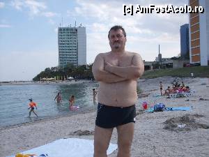 [P02] plaja dintre hotelurile cometa si olimpic! de fapt plaja este intr-un golfulet! in spate se vad un pic hotelurile cometa si meteor si in spate troneaza hotelul capitol!  » foto by bigu_2006_rapid
 - 
<span class="allrVoted glyphicon glyphicon-heart hidden" id="av359246"></span>
<a class="m-l-10 hidden" id="sv359246" onclick="voting_Foto_DelVot(,359246,5878)" role="button">șterge vot <span class="glyphicon glyphicon-remove"></span></a>
<a id="v9359246" class=" c-red"  onclick="voting_Foto_SetVot(359246)" role="button"><span class="glyphicon glyphicon-heart-empty"></span> <b>LIKE</b> = Votează poza</a> <img class="hidden"  id="f359246W9" src="/imagini/loader.gif" border="0" /><span class="AjErrMes hidden" id="e359246ErM"></span>
