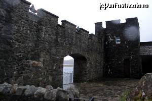 [P33] Eilean Donan Castle - în curtea interioară » foto by ariciu*
 - 
<span class="allrVoted glyphicon glyphicon-heart hidden" id="av574238"></span>
<a class="m-l-10 hidden" id="sv574238" onclick="voting_Foto_DelVot(,574238,5887)" role="button">șterge vot <span class="glyphicon glyphicon-remove"></span></a>
<a id="v9574238" class=" c-red"  onclick="voting_Foto_SetVot(574238)" role="button"><span class="glyphicon glyphicon-heart-empty"></span> <b>LIKE</b> = Votează poza</a> <img class="hidden"  id="f574238W9" src="/imagini/loader.gif" border="0" /><span class="AjErrMes hidden" id="e574238ErM"></span>
