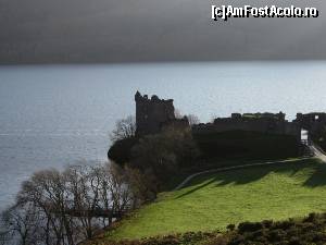 [P39] Urquhart Castle și în spatele celebrul 'adăpost' al lui Nessie :P Loch Ness » foto by ariciu*
 - 
<span class="allrVoted glyphicon glyphicon-heart hidden" id="av574244"></span>
<a class="m-l-10 hidden" id="sv574244" onclick="voting_Foto_DelVot(,574244,5887)" role="button">șterge vot <span class="glyphicon glyphicon-remove"></span></a>
<a id="v9574244" class=" c-red"  onclick="voting_Foto_SetVot(574244)" role="button"><span class="glyphicon glyphicon-heart-empty"></span> <b>LIKE</b> = Votează poza</a> <img class="hidden"  id="f574244W9" src="/imagini/loader.gif" border="0" /><span class="AjErrMes hidden" id="e574244ErM"></span>