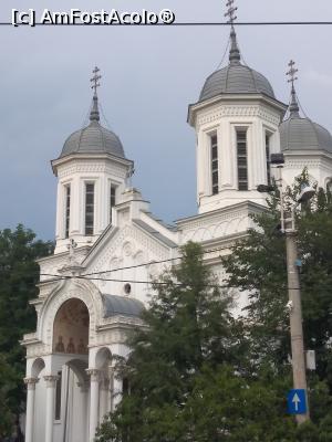 [P21] Sfinții Voievozi, București » foto by Mioritik
 - 
<span class="allrVoted glyphicon glyphicon-heart hidden" id="av1245709"></span>
<a class="m-l-10 hidden" id="sv1245709" onclick="voting_Foto_DelVot(,1245709,5894)" role="button">șterge vot <span class="glyphicon glyphicon-remove"></span></a>
<a id="v91245709" class=" c-red"  onclick="voting_Foto_SetVot(1245709)" role="button"><span class="glyphicon glyphicon-heart-empty"></span> <b>LIKE</b> = Votează poza</a> <img class="hidden"  id="f1245709W9" src="/imagini/loader.gif" border="0" /><span class="AjErrMes hidden" id="e1245709ErM"></span>