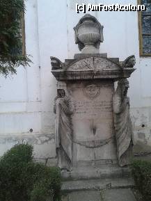 [P08] un alt  monument din gradina bisericii » foto by amero
 - 
<span class="allrVoted glyphicon glyphicon-heart hidden" id="av294430"></span>
<a class="m-l-10 hidden" id="sv294430" onclick="voting_Foto_DelVot(,294430,5894)" role="button">șterge vot <span class="glyphicon glyphicon-remove"></span></a>
<a id="v9294430" class=" c-red"  onclick="voting_Foto_SetVot(294430)" role="button"><span class="glyphicon glyphicon-heart-empty"></span> <b>LIKE</b> = Votează poza</a> <img class="hidden"  id="f294430W9" src="/imagini/loader.gif" border="0" /><span class="AjErrMes hidden" id="e294430ErM"></span>