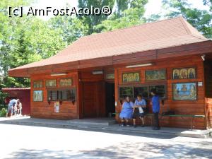 [P24] Bucuresti - Biserica "Pogorarea Sfantului Duh" - Parc Titan. Lumanarar si manazin. » foto by iulianic
 - 
<span class="allrVoted glyphicon glyphicon-heart hidden" id="av1303048"></span>
<a class="m-l-10 hidden" id="sv1303048" onclick="voting_Foto_DelVot(,1303048,5894)" role="button">șterge vot <span class="glyphicon glyphicon-remove"></span></a>
<a id="v91303048" class=" c-red"  onclick="voting_Foto_SetVot(1303048)" role="button"><span class="glyphicon glyphicon-heart-empty"></span> <b>LIKE</b> = Votează poza</a> <img class="hidden"  id="f1303048W9" src="/imagini/loader.gif" border="0" /><span class="AjErrMes hidden" id="e1303048ErM"></span>