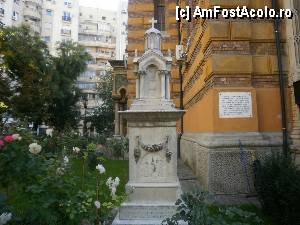 [P09] Monumentul ridicat pe locul primului paraclis construit de Domnita Balasa.  » foto by Floria
 - 
<span class="allrVoted glyphicon glyphicon-heart hidden" id="av380572"></span>
<a class="m-l-10 hidden" id="sv380572" onclick="voting_Foto_DelVot(,380572,5894)" role="button">șterge vot <span class="glyphicon glyphicon-remove"></span></a>
<a id="v9380572" class=" c-red"  onclick="voting_Foto_SetVot(380572)" role="button"><span class="glyphicon glyphicon-heart-empty"></span> <b>LIKE</b> = Votează poza</a> <img class="hidden"  id="f380572W9" src="/imagini/loader.gif" border="0" /><span class="AjErrMes hidden" id="e380572ErM"></span>