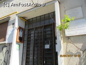 [P04] Intrarea in blocul profesorilor si placile caselor Minulescu -Millian si Rebreanu » foto by elviramvio
 - 
<span class="allrVoted glyphicon glyphicon-heart hidden" id="av850164"></span>
<a class="m-l-10 hidden" id="sv850164" onclick="voting_Foto_DelVot(,850164,5895)" role="button">șterge vot <span class="glyphicon glyphicon-remove"></span></a>
<a id="v9850164" class=" c-red"  onclick="voting_Foto_SetVot(850164)" role="button"><span class="glyphicon glyphicon-heart-empty"></span> <b>LIKE</b> = Votează poza</a> <img class="hidden"  id="f850164W9" src="/imagini/loader.gif" border="0" /><span class="AjErrMes hidden" id="e850164ErM"></span>