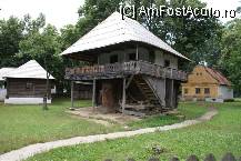 [P13] Gospodăria Curţişoara, judeţul Gorj, secolul al XIX-lea » foto by Costi
 - 
<span class="allrVoted glyphicon glyphicon-heart hidden" id="av89569"></span>
<a class="m-l-10 hidden" id="sv89569" onclick="voting_Foto_DelVot(,89569,5895)" role="button">șterge vot <span class="glyphicon glyphicon-remove"></span></a>
<a id="v989569" class=" c-red"  onclick="voting_Foto_SetVot(89569)" role="button"><span class="glyphicon glyphicon-heart-empty"></span> <b>LIKE</b> = Votează poza</a> <img class="hidden"  id="f89569W9" src="/imagini/loader.gif" border="0" /><span class="AjErrMes hidden" id="e89569ErM"></span>