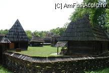 [P05] Gospodăria Berbeşti, Judeţul Maramureş, 1775 » foto by Costi
 - 
<span class="allrVoted glyphicon glyphicon-heart hidden" id="av89561"></span>
<a class="m-l-10 hidden" id="sv89561" onclick="voting_Foto_DelVot(,89561,5895)" role="button">șterge vot <span class="glyphicon glyphicon-remove"></span></a>
<a id="v989561" class=" c-red"  onclick="voting_Foto_SetVot(89561)" role="button"><span class="glyphicon glyphicon-heart-empty"></span> <b>LIKE</b> = Votează poza</a> <img class="hidden"  id="f89561W9" src="/imagini/loader.gif" border="0" /><span class="AjErrMes hidden" id="e89561ErM"></span>