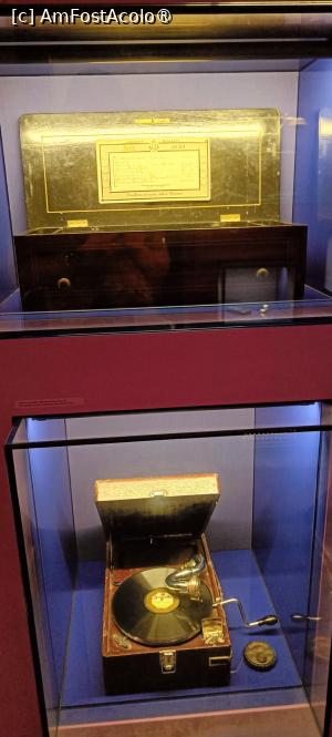 [P12] În veacul al XIX-lea apar și aparate de redare a sunetelor. » foto by tata123 🔱
 - 
<span class="allrVoted glyphicon glyphicon-heart hidden" id="av1503656"></span>
<a class="m-l-10 hidden" id="sv1503656" onclick="voting_Foto_DelVot(,1503656,5895)" role="button">șterge vot <span class="glyphicon glyphicon-remove"></span></a>
<a id="v91503656" class=" c-red"  onclick="voting_Foto_SetVot(1503656)" role="button"><span class="glyphicon glyphicon-heart-empty"></span> <b>LIKE</b> = Votează poza</a> <img class="hidden"  id="f1503656W9" src="/imagini/loader.gif" border="0" /><span class="AjErrMes hidden" id="e1503656ErM"></span>