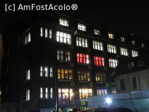 [P12] Palatul Universul - noaptea, la jumătatea săptămânii.  » foto by tata123 🔱
 - 
<span class="allrVoted glyphicon glyphicon-heart hidden" id="av839390"></span>
<a class="m-l-10 hidden" id="sv839390" onclick="voting_Foto_DelVot(,839390,5895)" role="button">șterge vot <span class="glyphicon glyphicon-remove"></span></a>
<a id="v9839390" class=" c-red"  onclick="voting_Foto_SetVot(839390)" role="button"><span class="glyphicon glyphicon-heart-empty"></span> <b>LIKE</b> = Votează poza</a> <img class="hidden"  id="f839390W9" src="/imagini/loader.gif" border="0" /><span class="AjErrMes hidden" id="e839390ErM"></span>