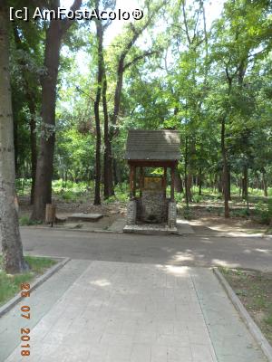 [P13] Fântâna din fața Mănăstirii » foto by Yersinia Pestis
 - 
<span class="allrVoted glyphicon glyphicon-heart hidden" id="av991016"></span>
<a class="m-l-10 hidden" id="sv991016" onclick="voting_Foto_DelVot(,991016,5897)" role="button">șterge vot <span class="glyphicon glyphicon-remove"></span></a>
<a id="v9991016" class=" c-red"  onclick="voting_Foto_SetVot(991016)" role="button"><span class="glyphicon glyphicon-heart-empty"></span> <b>LIKE</b> = Votează poza</a> <img class="hidden"  id="f991016W9" src="/imagini/loader.gif" border="0" /><span class="AjErrMes hidden" id="e991016ErM"></span>