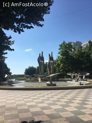 [P01] Fântâna cinetică din Brăila » foto by Yersinia Pestis
 - 
<span class="allrVoted glyphicon glyphicon-heart hidden" id="av944709"></span>
<a class="m-l-10 hidden" id="sv944709" onclick="voting_Foto_DelVot(,944709,5899)" role="button">șterge vot <span class="glyphicon glyphicon-remove"></span></a>
<a id="v9944709" class=" c-red"  onclick="voting_Foto_SetVot(944709)" role="button"><span class="glyphicon glyphicon-heart-empty"></span> <b>LIKE</b> = Votează poza</a> <img class="hidden"  id="f944709W9" src="/imagini/loader.gif" border="0" /><span class="AjErrMes hidden" id="e944709ErM"></span>