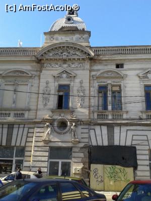 [P22] Casa Mestesugarilor (cinema Popular) - detaliu intrarea principală » foto by Mitica49
 - 
<span class="allrVoted glyphicon glyphicon-heart hidden" id="av723944"></span>
<a class="m-l-10 hidden" id="sv723944" onclick="voting_Foto_DelVot(,723944,5899)" role="button">șterge vot <span class="glyphicon glyphicon-remove"></span></a>
<a id="v9723944" class=" c-red"  onclick="voting_Foto_SetVot(723944)" role="button"><span class="glyphicon glyphicon-heart-empty"></span> <b>LIKE</b> = Votează poza</a> <img class="hidden"  id="f723944W9" src="/imagini/loader.gif" border="0" /><span class="AjErrMes hidden" id="e723944ErM"></span>