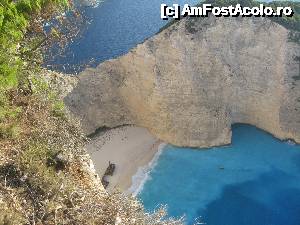 [P01] Plaja Navagio - un loc superb, te poți bucura de el pentru cel mul 1-2 ore, se ajunge numai cu barca sau vaporul, dacă ajungi în ZAKYNTHOS e păcat să nu-ți bucuri retina, cel puțin de sus.  » foto by savo
 - 
<span class="allrVoted glyphicon glyphicon-heart hidden" id="av487530"></span>
<a class="m-l-10 hidden" id="sv487530" onclick="voting_Foto_DelVot(,487530,5901)" role="button">șterge vot <span class="glyphicon glyphicon-remove"></span></a>
<a id="v9487530" class=" c-red"  onclick="voting_Foto_SetVot(487530)" role="button"><span class="glyphicon glyphicon-heart-empty"></span> <b>LIKE</b> = Votează poza</a> <img class="hidden"  id="f487530W9" src="/imagini/loader.gif" border="0" /><span class="AjErrMes hidden" id="e487530ErM"></span>