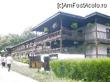 [P06] Mânăstirea Cocoş - chiliile vechi (observaţi vă rog coşurile de gunoi cu separarea tipurilor de deşeuri colectate!!!) » foto by Dragoș_MD
 - 
<span class="allrVoted glyphicon glyphicon-heart hidden" id="av106191"></span>
<a class="m-l-10 hidden" id="sv106191" onclick="voting_Foto_DelVot(,106191,5917)" role="button">șterge vot <span class="glyphicon glyphicon-remove"></span></a>
<a id="v9106191" class=" c-red"  onclick="voting_Foto_SetVot(106191)" role="button"><span class="glyphicon glyphicon-heart-empty"></span> <b>LIKE</b> = Votează poza</a> <img class="hidden"  id="f106191W9" src="/imagini/loader.gif" border="0" /><span class="AjErrMes hidden" id="e106191ErM"></span>