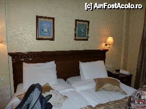 [P01] camera de hotel, dupa cum v-am spus paturile sunt foarte confortabile » foto by Lumi
 - 
<span class="allrVoted glyphicon glyphicon-heart hidden" id="av412744"></span>
<a class="m-l-10 hidden" id="sv412744" onclick="voting_Foto_DelVot(,412744,5921)" role="button">șterge vot <span class="glyphicon glyphicon-remove"></span></a>
<a id="v9412744" class=" c-red"  onclick="voting_Foto_SetVot(412744)" role="button"><span class="glyphicon glyphicon-heart-empty"></span> <b>LIKE</b> = Votează poza</a> <img class="hidden"  id="f412744W9" src="/imagini/loader.gif" border="0" /><span class="AjErrMes hidden" id="e412744ErM"></span>
